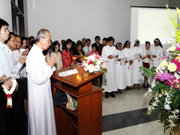 The-65th-Anniversary-of-St-Louis-Marie-2012-04.jpg