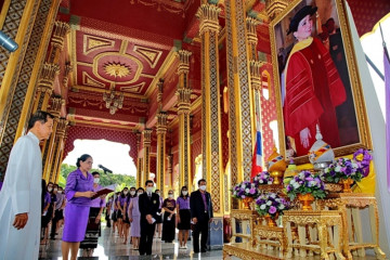 2-6-2020-Her-Majesty-Queen_03.jpg
